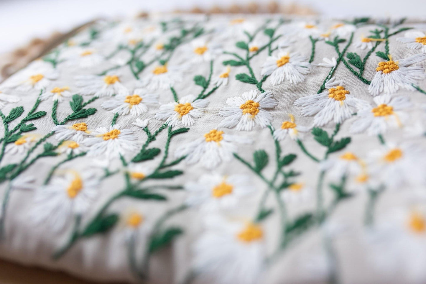 Daisy Floral Embroidered Makeup Bag