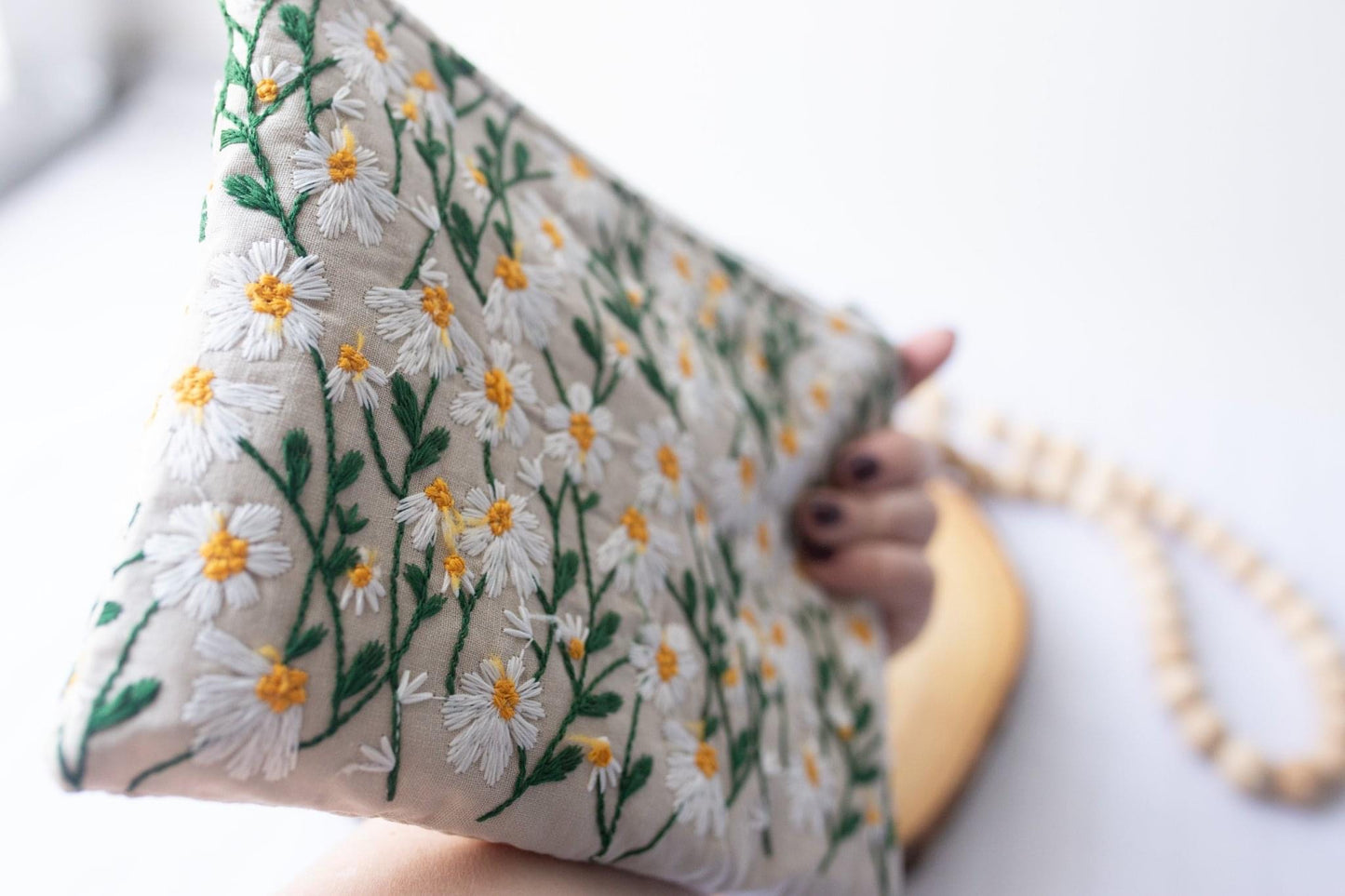 Daisy Floral Embroidered Makeup Bag