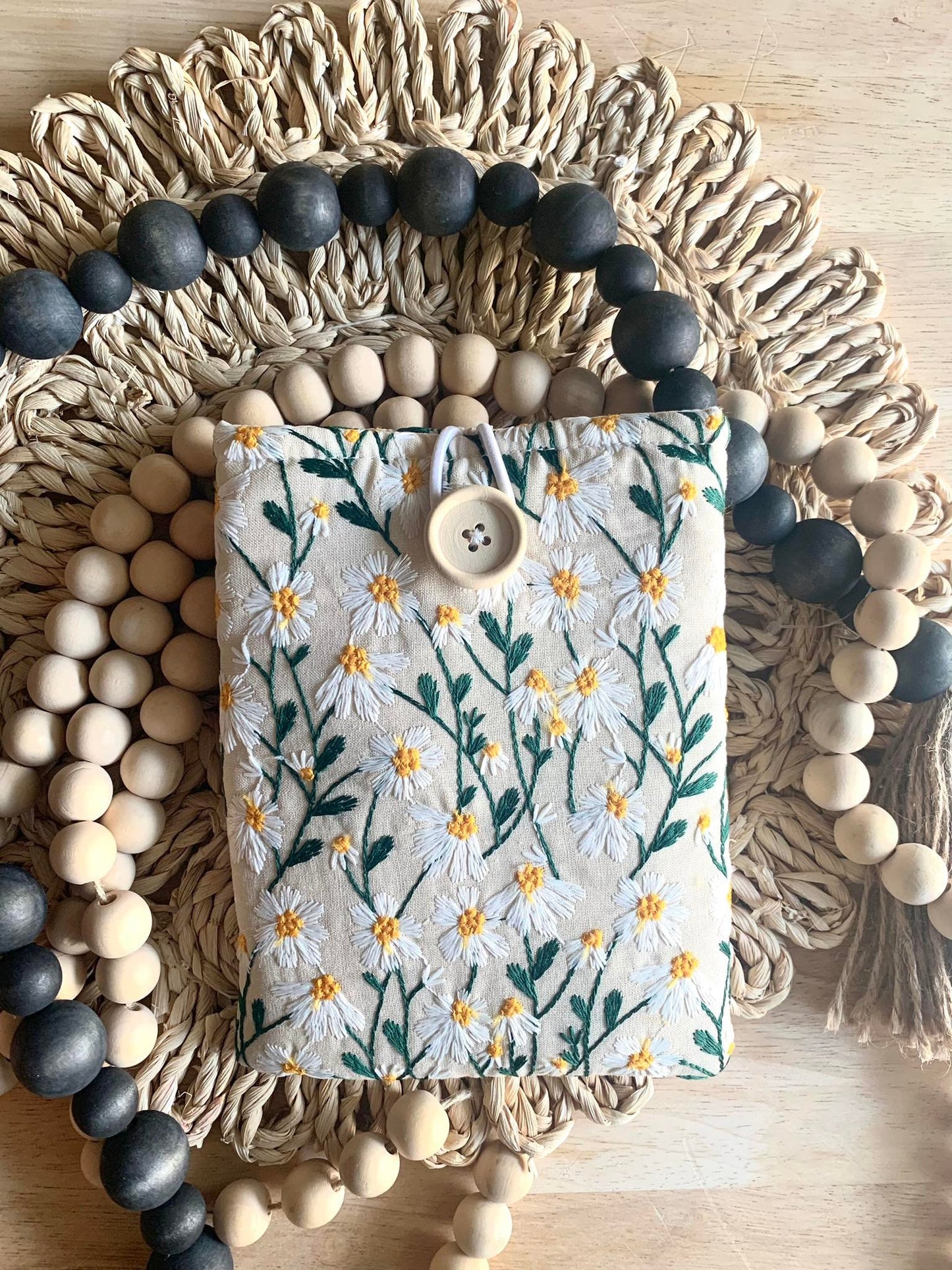 Book Sleeve, White Beige Daisy Embroidered Padded Case Colorful Bookish Bag Zipper-Free Durable Stitched Stylish Fabric Book Bookworm Gift