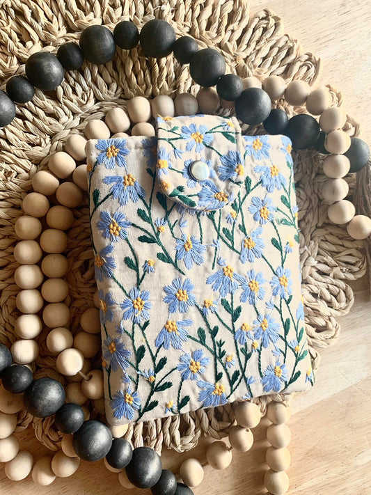 Book Sleeve, Blue Beige Daisy Embroidered Colorful Bookish Bag Zipper-Free Durable Padded Case Bookworm Colorful Stylish Fabric Book Gift