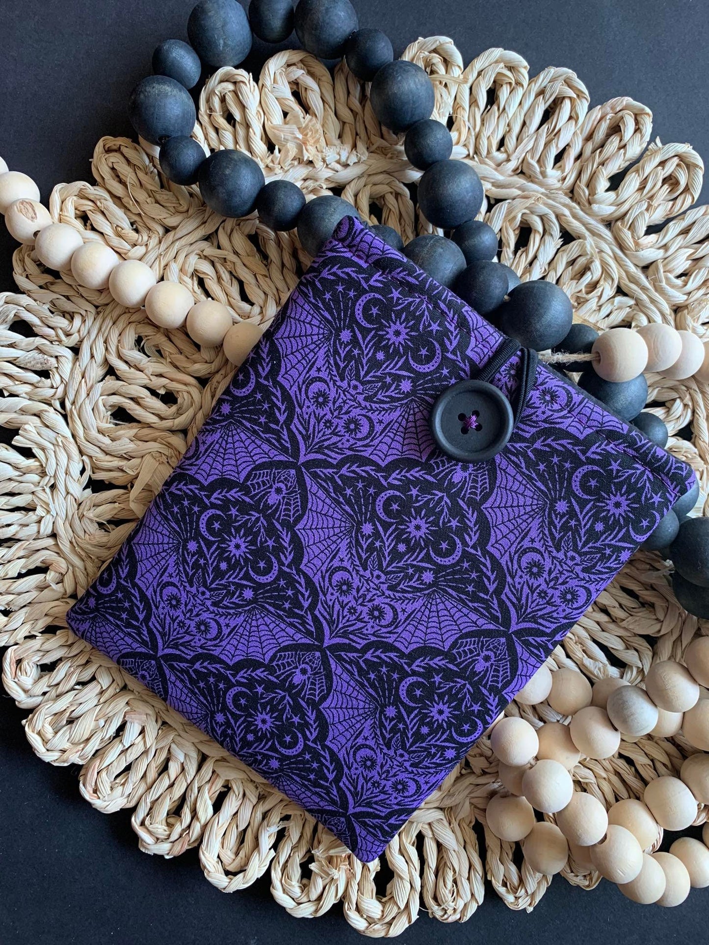 Kindle Nook Sleeve, Spellbound Halloween Padded  Case Protective Snap Durable Custom Handmade Button Zipper-Free Stylish Gift eReader Gift