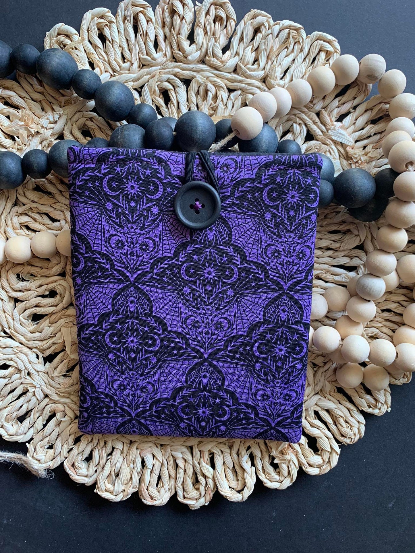 Kindle Nook Sleeve, Spellbound Halloween Padded  Case Protective Snap Durable Custom Handmade Button Zipper-Free Stylish Gift eReader Gift