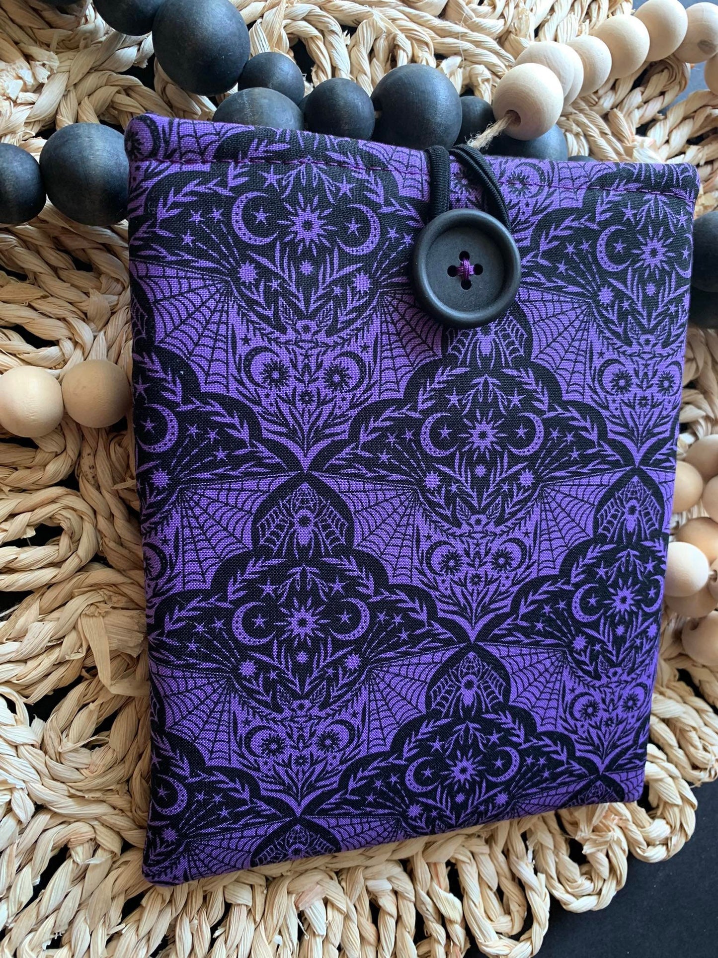 Kindle Nook Sleeve, Spellbound Halloween Padded  Case Protective Snap Durable Custom Handmade Button Zipper-Free Stylish Gift eReader Gift