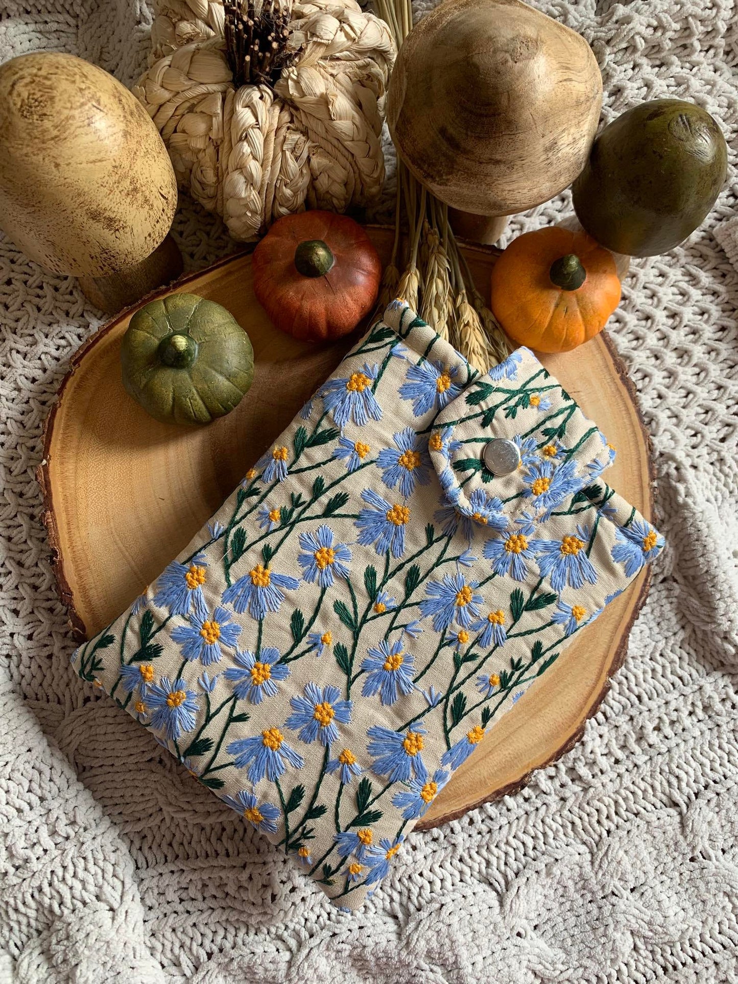 Book Sleeve, Blue Beige Daisy Embroidered Colorful Bookish Bag Zipper-Free Durable Padded Case Bookworm Colorful Stylish Fabric Book Gift