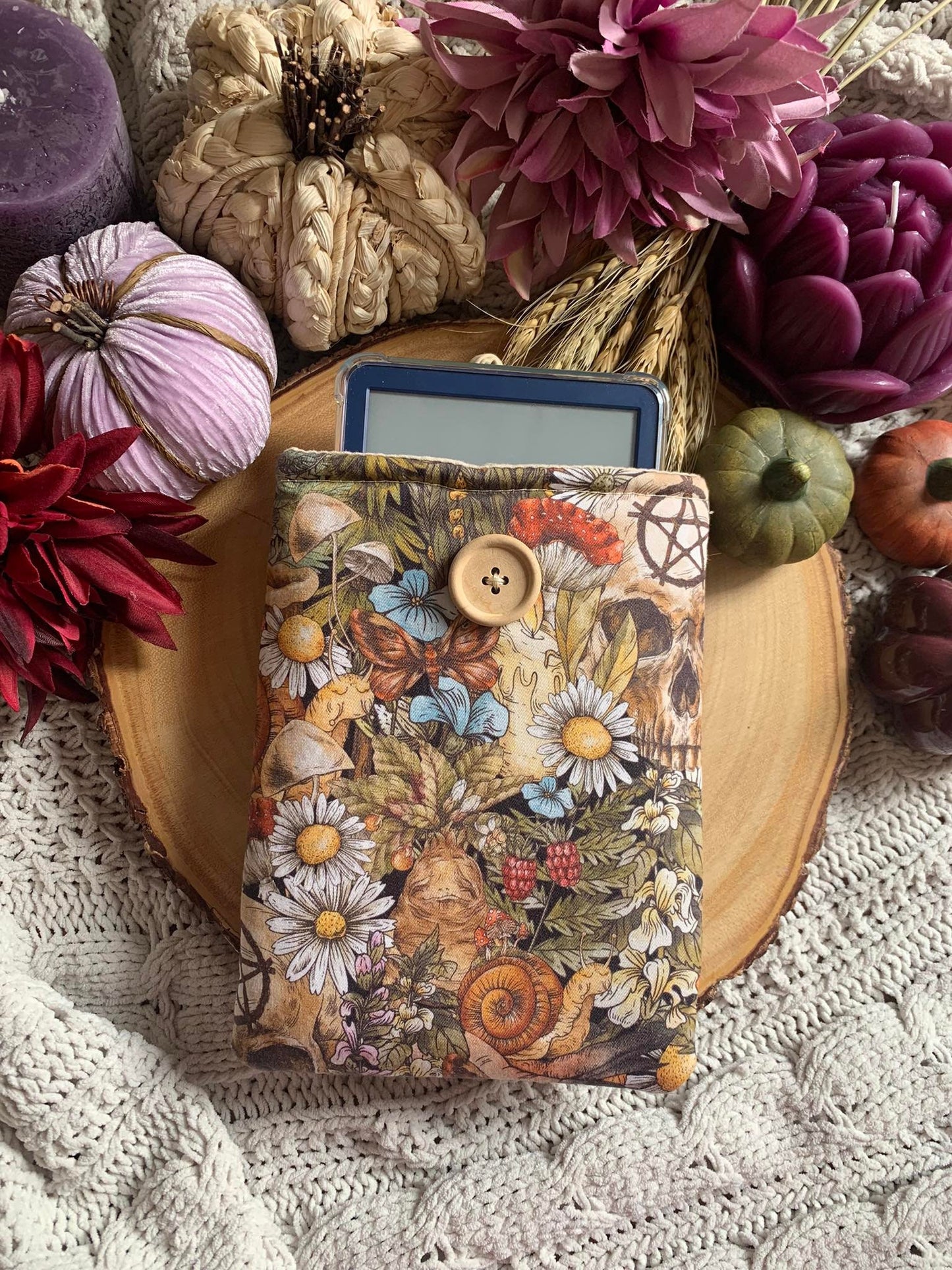 Book Sleeve, Occult Garden Stitched Case Durable Versatile Colorful Bookish Vivid Soft Case Novelty Snap Artisan Fabric Book Gift